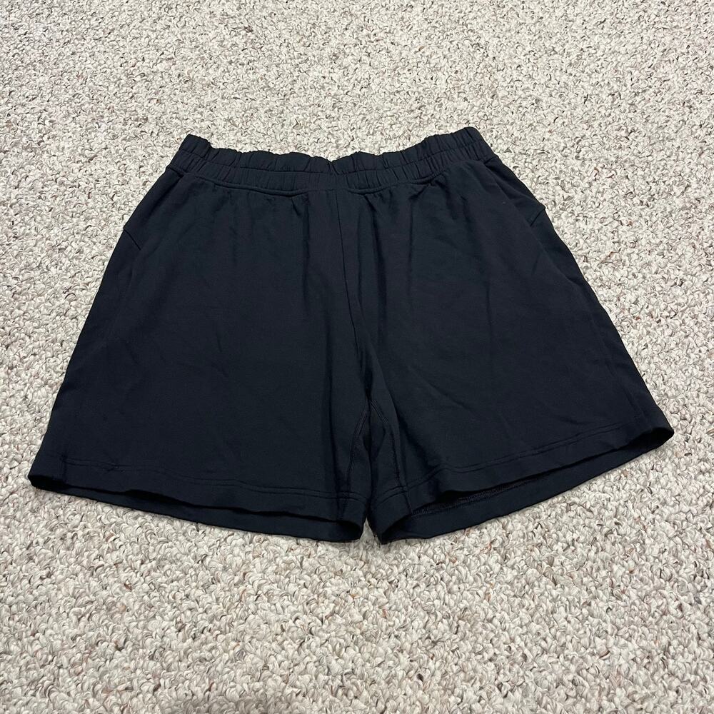 NEW Lululemon BeCalm Mid Rise Bermuda Short M Black Athleisure Gym Lounge
